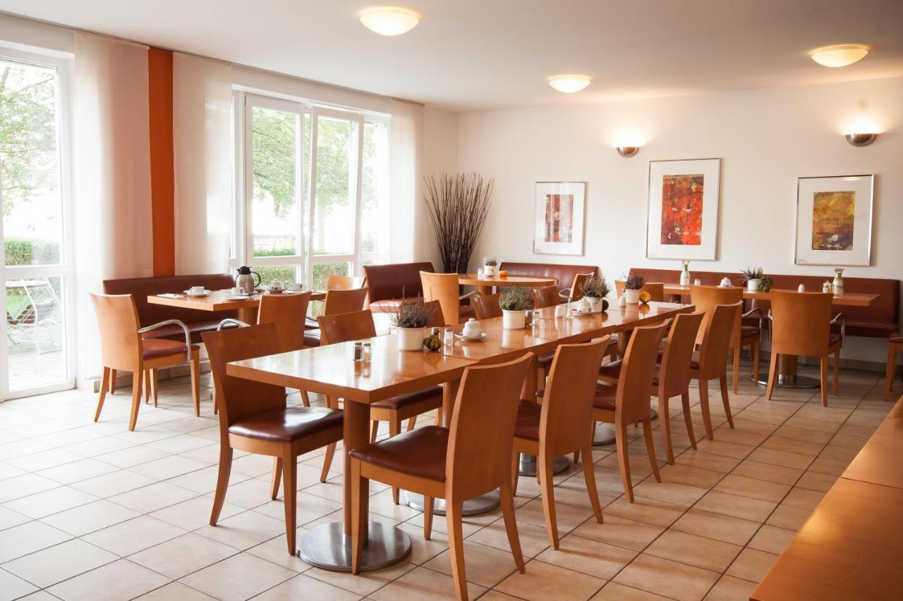 Gastehaus Olympia Reitanlage Munchen-riem München