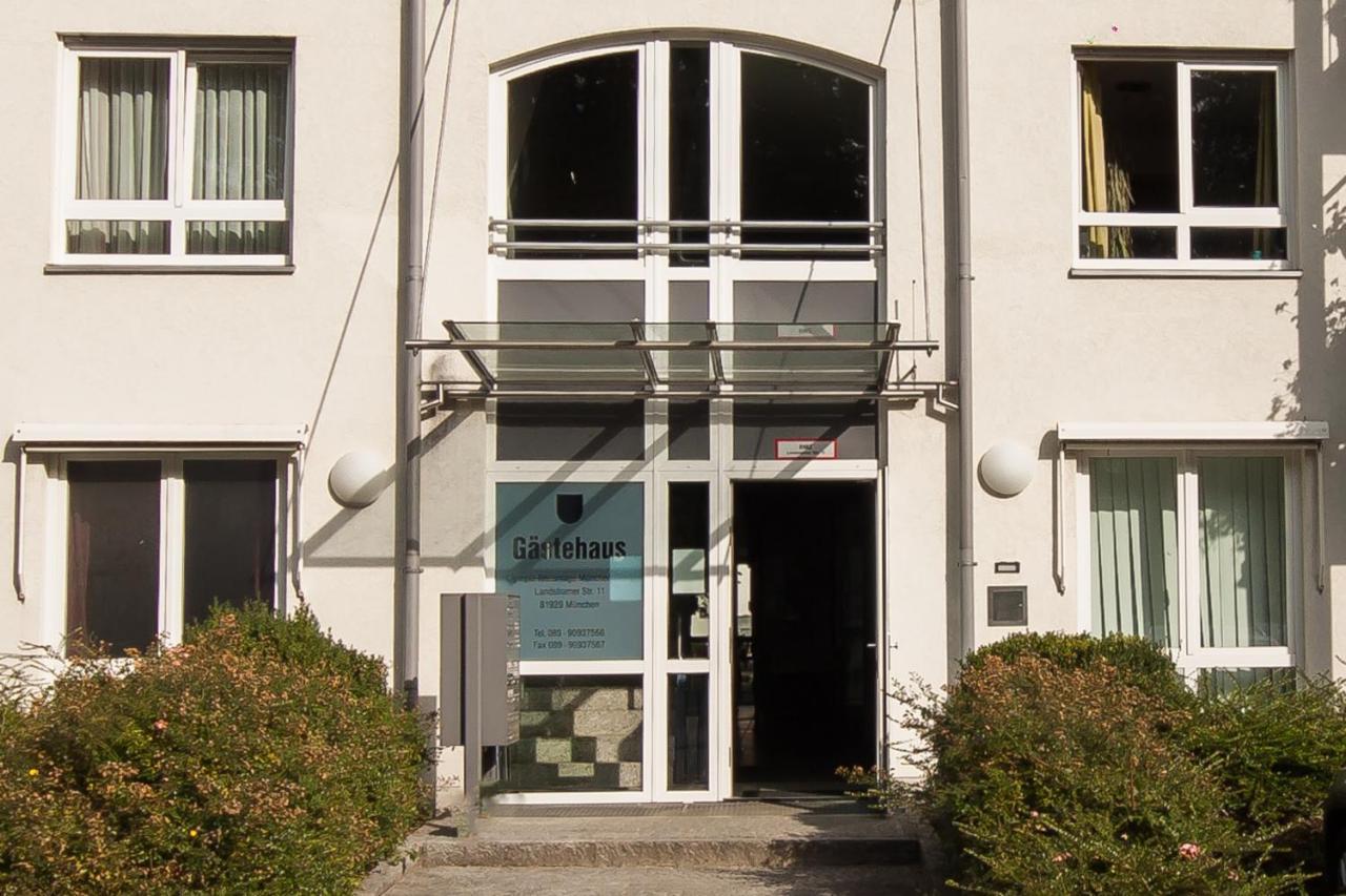 Frühstückspension Gastehaus Olympia Reitanlage Munchen-riem *